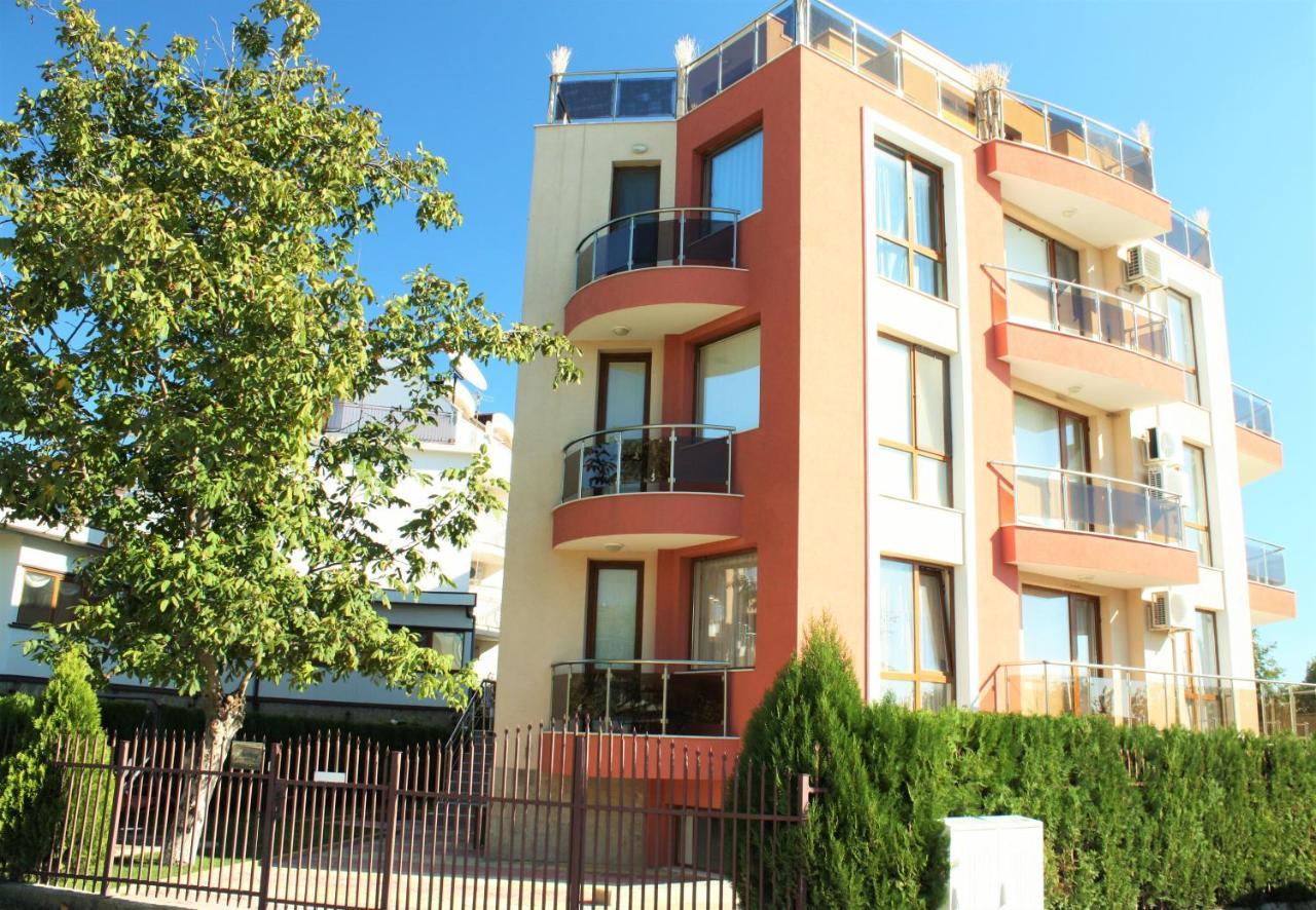Fantasy Apartments Saint Constantine And Helena Resort سينتس قسطنطين وهيلينا المظهر الخارجي الصورة