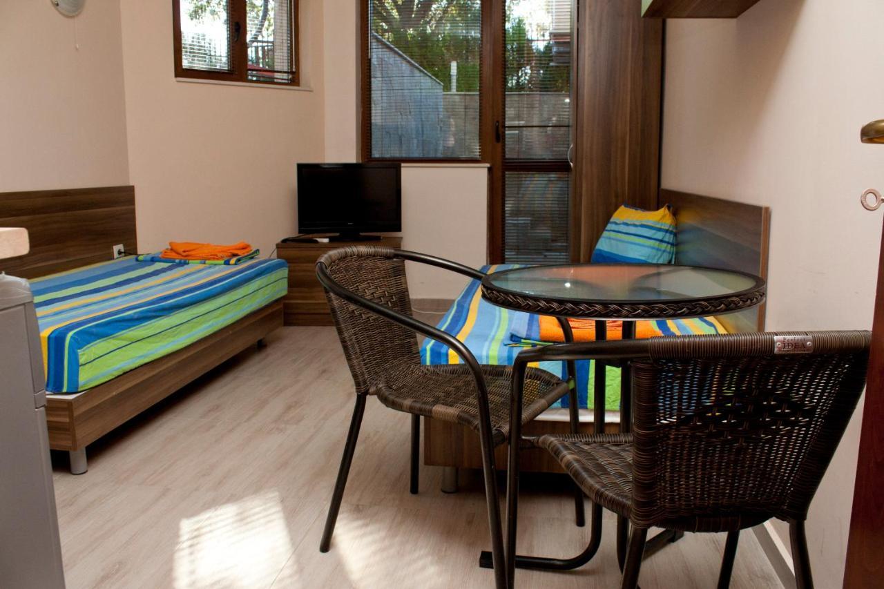 Fantasy Apartments Saint Constantine And Helena Resort سينتس قسطنطين وهيلينا المظهر الخارجي الصورة
