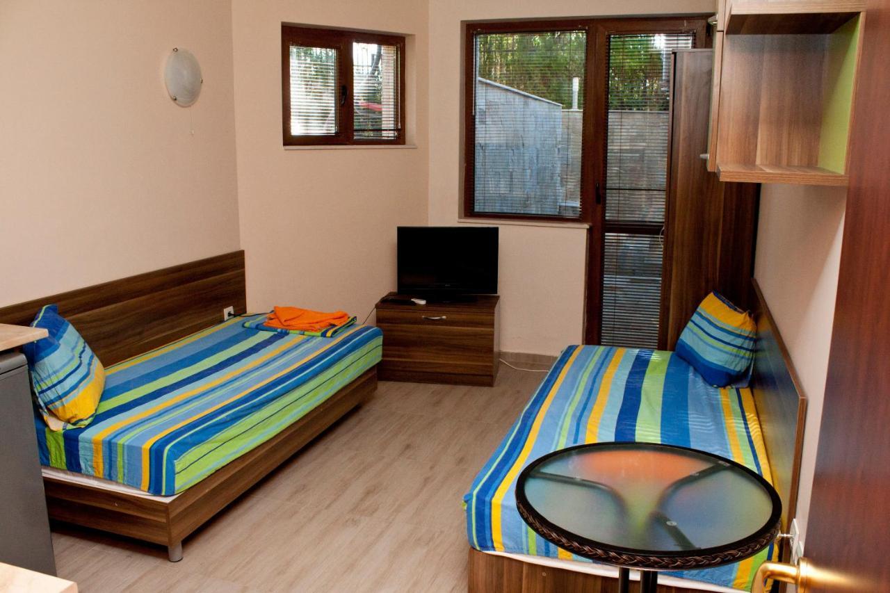 Fantasy Apartments Saint Constantine And Helena Resort سينتس قسطنطين وهيلينا المظهر الخارجي الصورة