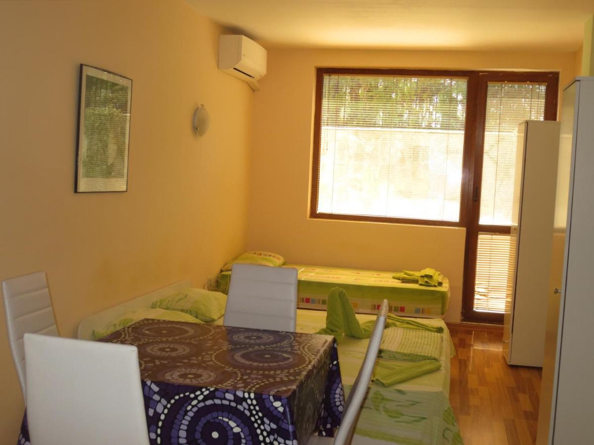 Fantasy Apartments Saint Constantine And Helena Resort سينتس قسطنطين وهيلينا المظهر الخارجي الصورة