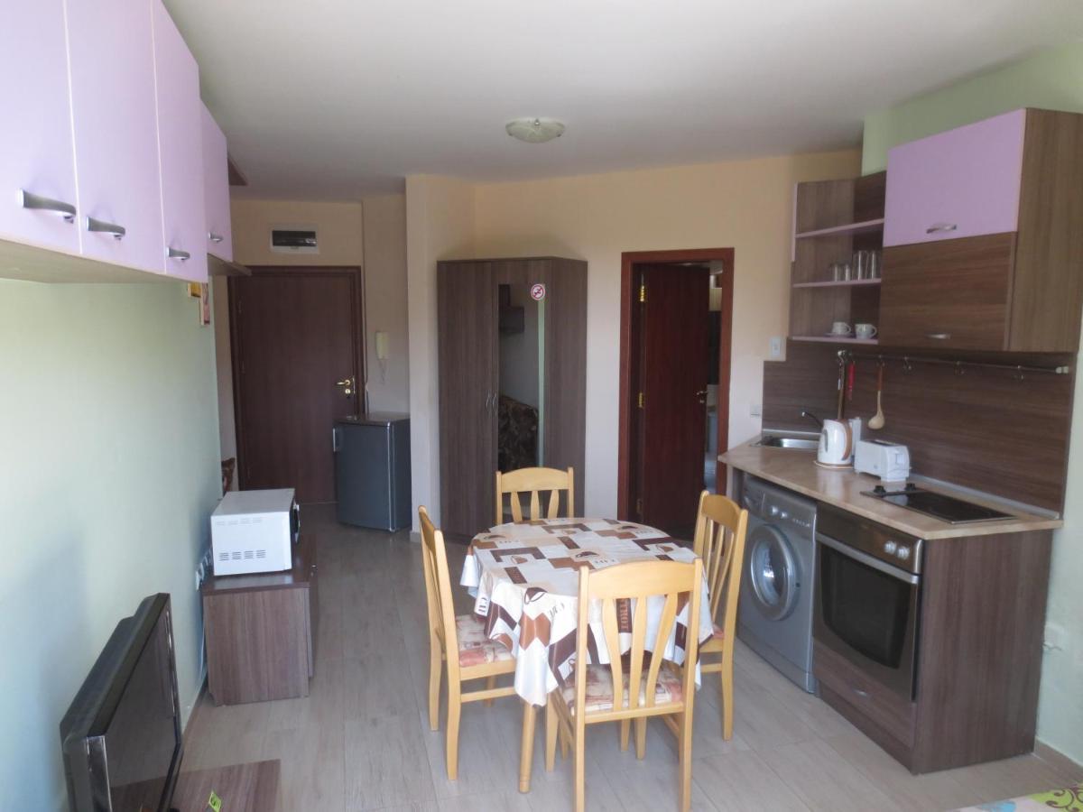 Fantasy Apartments Saint Constantine And Helena Resort سينتس قسطنطين وهيلينا المظهر الخارجي الصورة