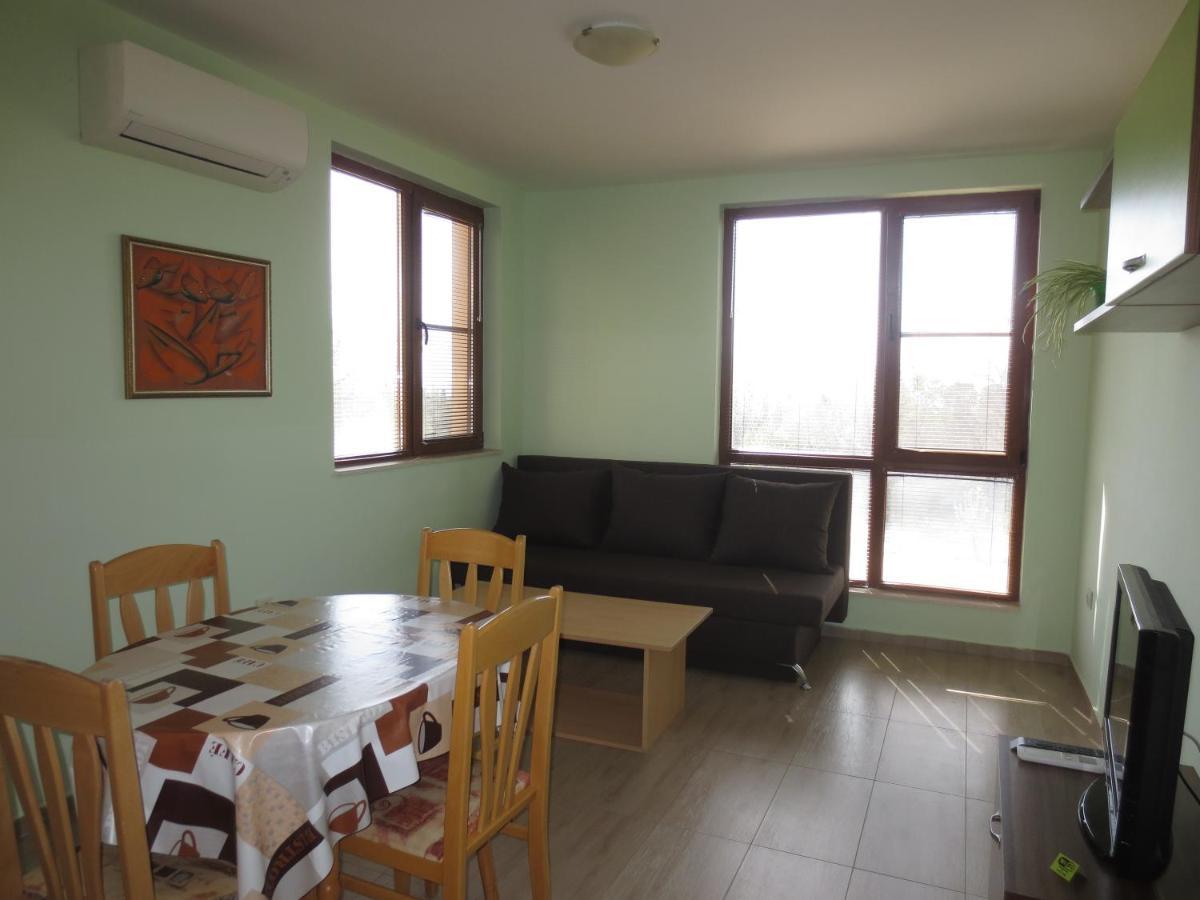Fantasy Apartments Saint Constantine And Helena Resort سينتس قسطنطين وهيلينا المظهر الخارجي الصورة