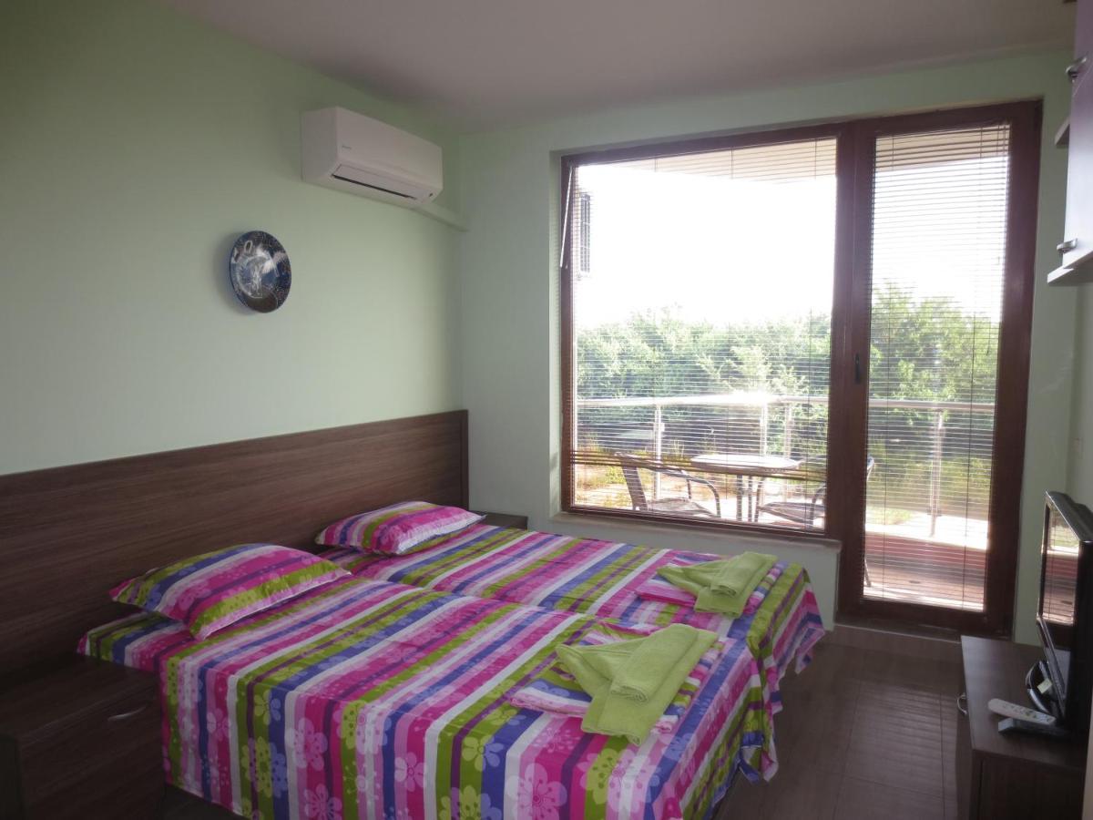 Fantasy Apartments Saint Constantine And Helena Resort سينتس قسطنطين وهيلينا المظهر الخارجي الصورة