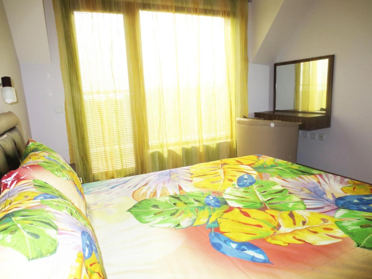 Fantasy Apartments Saint Constantine And Helena Resort سينتس قسطنطين وهيلينا المظهر الخارجي الصورة
