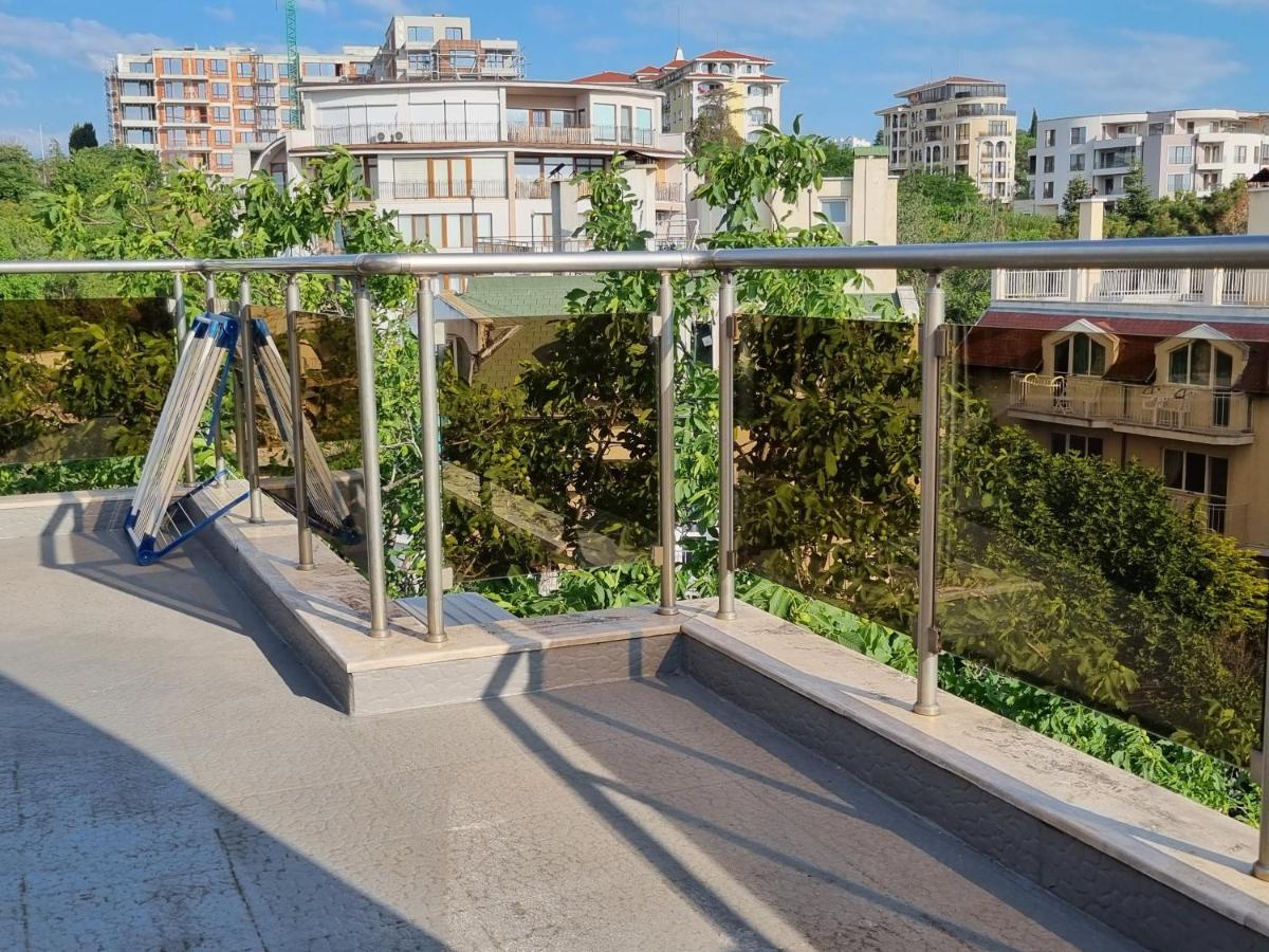 Fantasy Apartments Saint Constantine And Helena Resort سينتس قسطنطين وهيلينا المظهر الخارجي الصورة