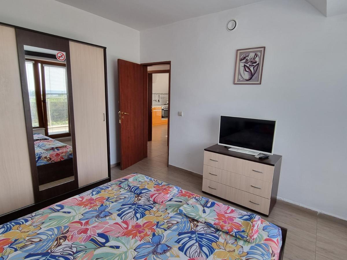 Fantasy Apartments Saint Constantine And Helena Resort سينتس قسطنطين وهيلينا المظهر الخارجي الصورة
